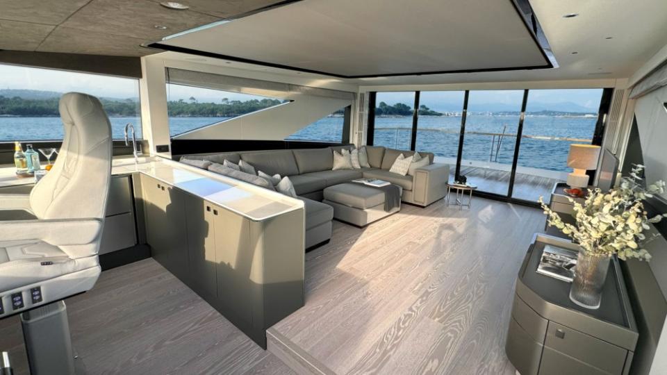 Superyacht Sunseeker Ocean 182 