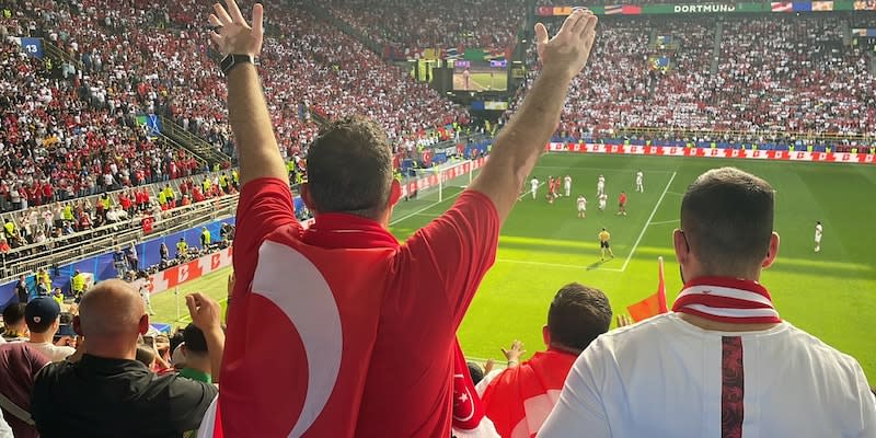 Ein türkischer Fan beim EM-Spiel gegen Portugal in Dortmund<span class="copyright">FOCUS online</span>