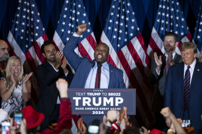 As Republican Presidential Race Narrows, Tim Scott Is Getting Mocked For Being Thirsty For Trump VP Slot | Photo: Al Drago/Bloomberg via Getty Images