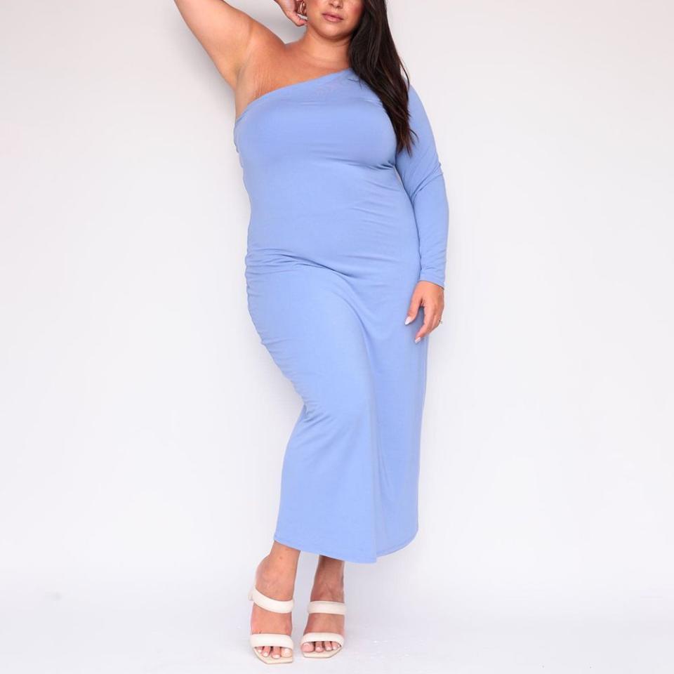 <p><a href="https://go.redirectingat.com?id=74968X1596630&url=https%3A%2F%2Fgiairl.com%2Fproducts%2Ftalia-midi-dress-light-blue&sref=https%3A%2F%2Fwww.elle.com%2Ffashion%2Fshopping%2Fa43826027%2Fbest-plus-size-clothing-stores%2F" rel="nofollow noopener" target="_blank" data-ylk="slk:Shop Now;elm:context_link;itc:0;sec:content-canvas" class="link ">Shop Now</a></p><p>Talia Midi Dress</p><p>giairl.com</p><p>$136.00</p>