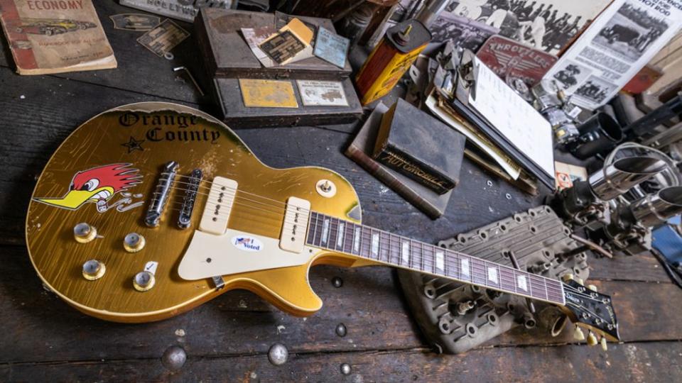 gibson mike ness Social Distortions Mike Ness Unveils Gibson 1976 Les Paul Signature Model Guitar