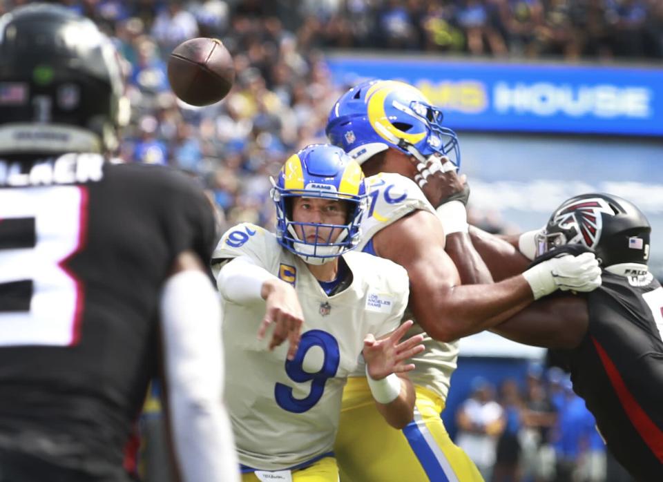 Rams quarterback Matthew Stafford passes.