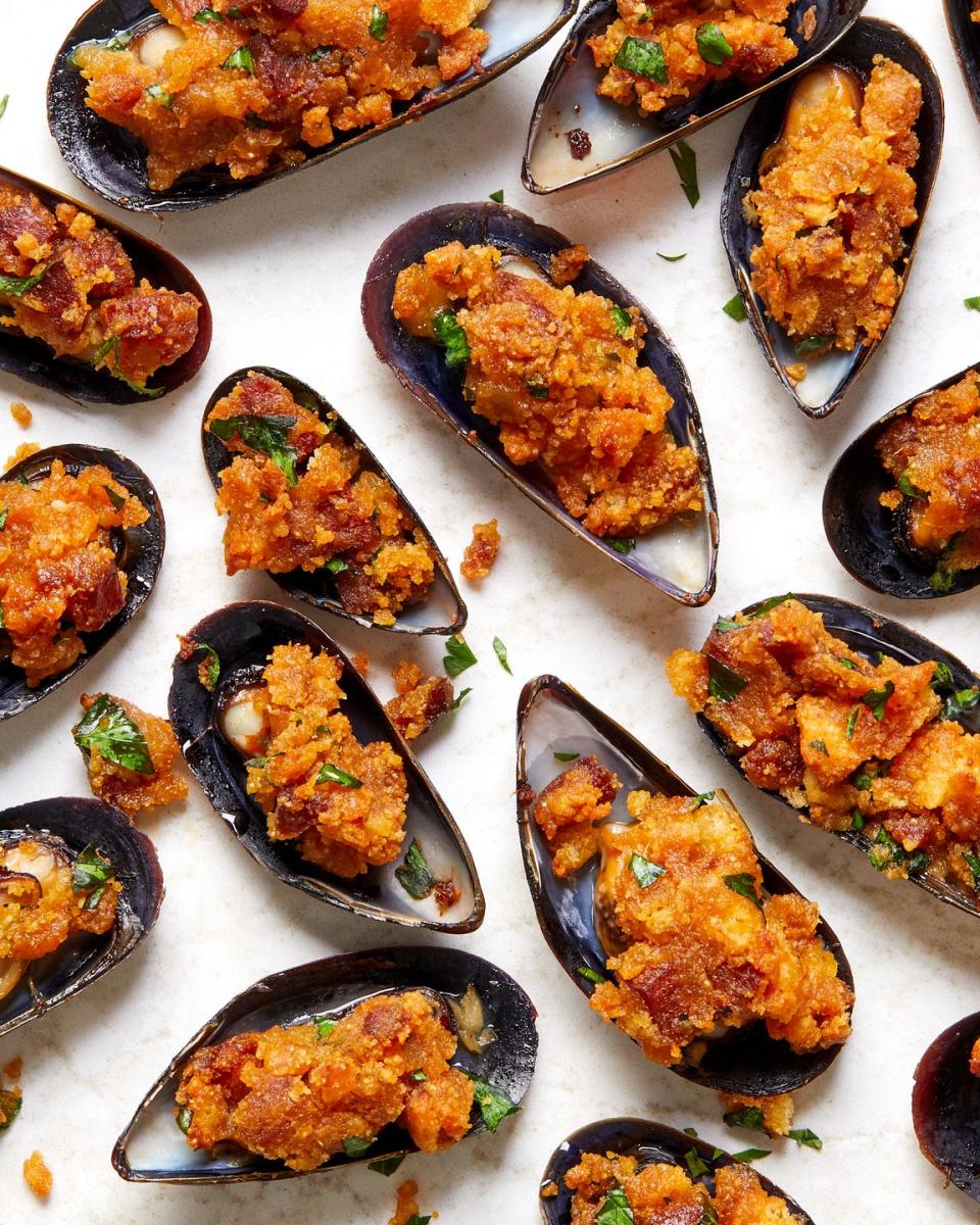 Cornbread-Stuffed Mussels