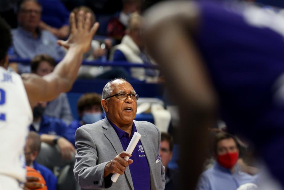 High Point’s Tubby Smith coaches his team from the sideline.Dec. 31, 2021