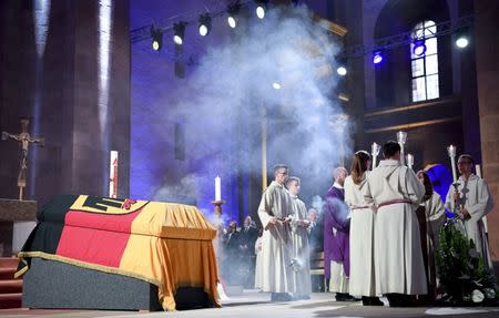 The coffin of late former German Chancellor Helmut Kohl is pictured during a pontifical requiem mass in the cathedral in Speyer, Germany, July 1, 2017. REUTERS/Arne Dedert/Pool