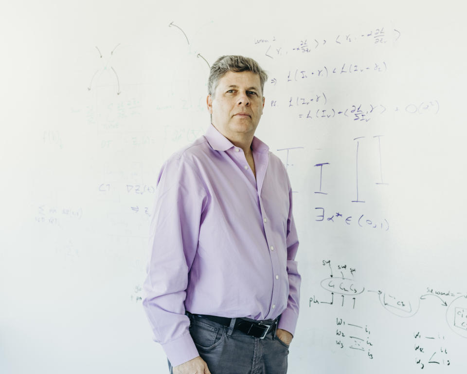 Oren Etzioni en el Instituto Allen para la Inteligencia Artificial en Seattle, el 27 de agosto de 2019. (Kyle Johnson/The New York Times)
