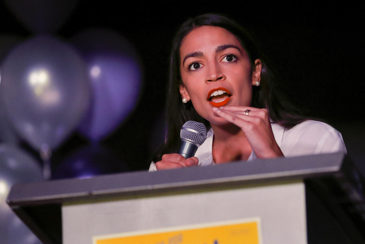 Eine der großen Hoffnungsträgerinnen der Demokraten: Alexandria Ocasio-Cortez. (Bild: AP Photo/Stephen Groves)