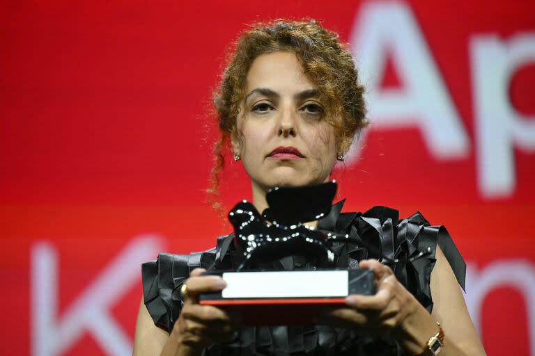 La directora Dea Kulumbegashvili recibió el Premio Especial del Jurado por April, una película que denuncia la dificultad de acceso al aborto en el mundo rural