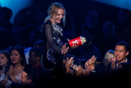 2019 MTV Movie and TV Awards - Elisabeth Moss wins for Best Performance in a show - Santa Monica, California