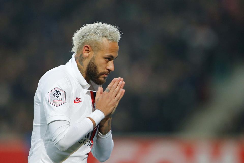 Neymar remembered the star after scoring against Lille (Reuters)