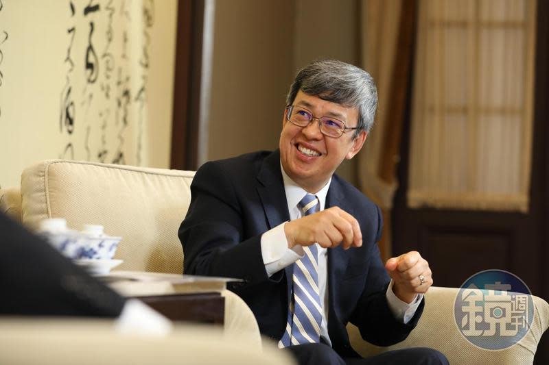 新任閣揆陳建仁遭到藍委指控論文抄襲。