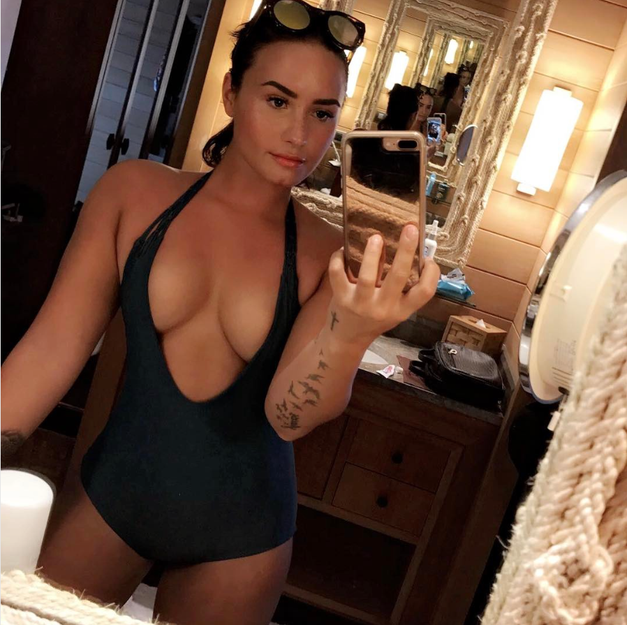 DEMI LOVATO