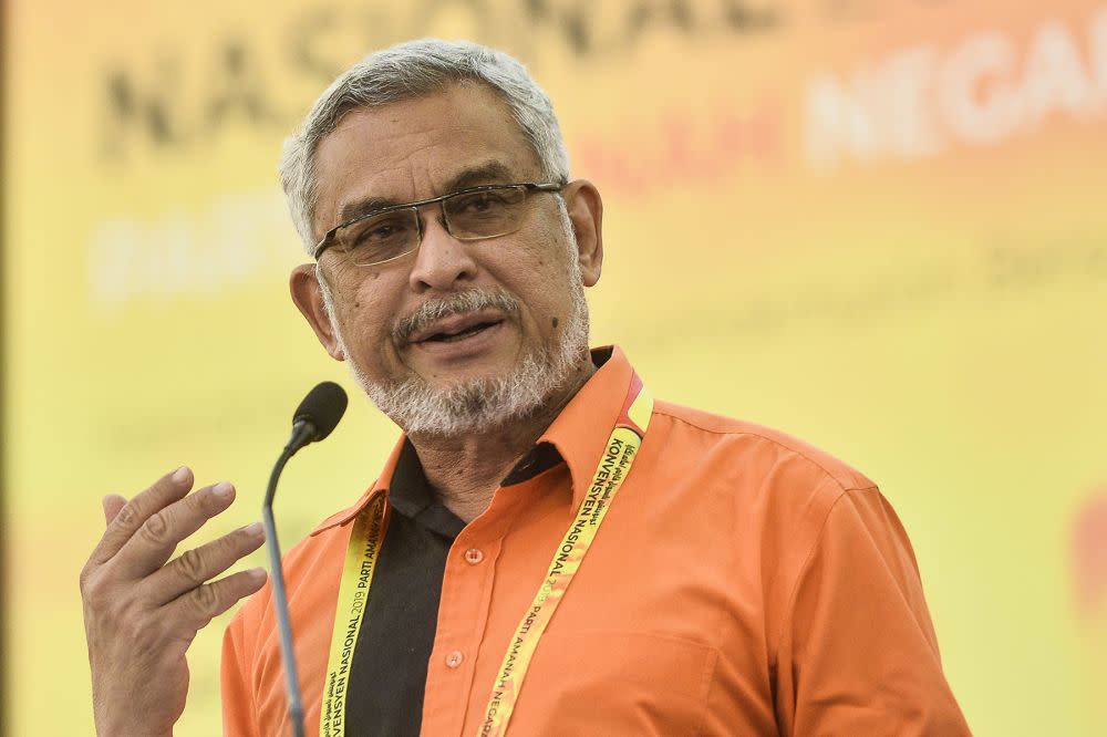 Amanah communications director Khalid Samad speaks during the party’s convention in Shah Alam December 6, 2019. ― Picture by Miera Zulyana