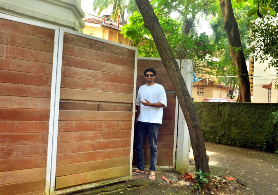 A little birdie tells us that the Roy Kapur brothers are building a new house!