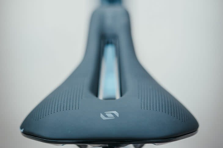 <span class="article__caption">Syncros is providing Team DSM with saddles this season.</span>