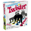 "Twister" hat den Ruf eines Kinder- oder Teenie-Spiels. Aber warum eigentlich? Bei akrobatischen Einlagen auf der Matte kommen sich Singles schnell näher. Perfekt für alle, die sich beim großen Neujahrs-Countdown lieber bei ihrem neuen Flirt einhaken, als voller Pärchen-Neid alleine in der Ecke zu sitzen und eine Schnute zu ziehen (Bild: PR). „Twister“ um die 23 Euro über www.amazon.de.