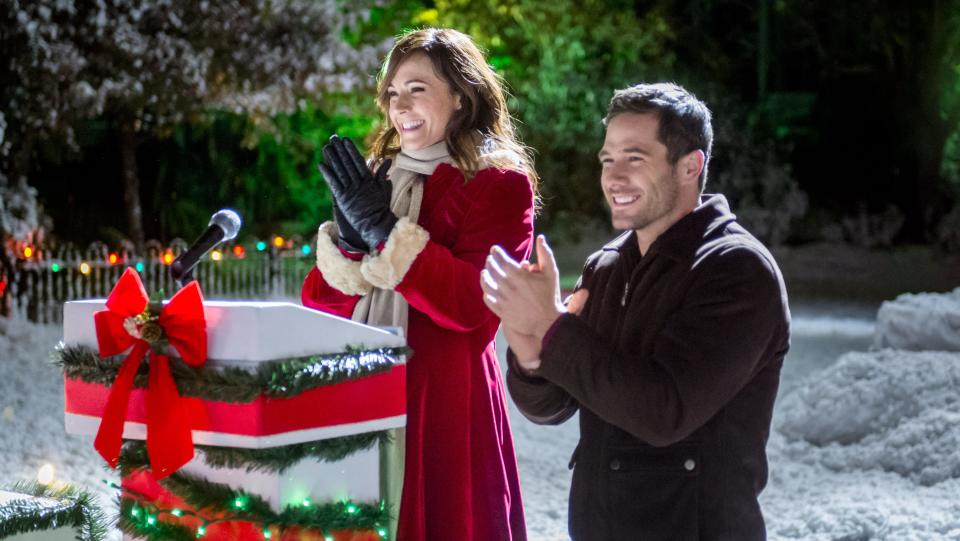 Nikki Deloach, Luke Macfarlane, Christmas Land, 2015