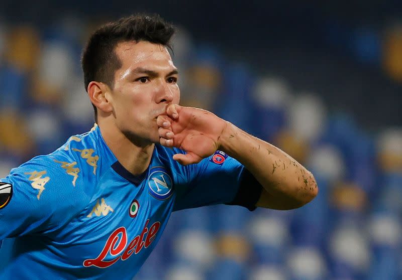 Foto del jueves del jugador del Napoli Hirving Lozano celebrando un gol en el triunfo de su equipo ante HNK Rijeka por Europa League.