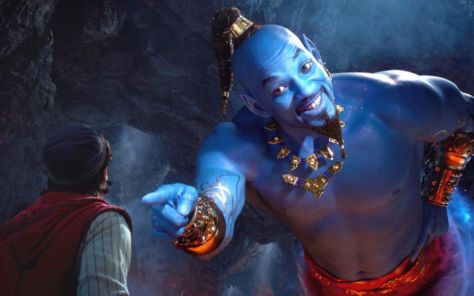 Lachnummer oder charmanter Blau-Mann mit wolkigem Unterbau? Will Smith spielt in Disneys Realverfilmung von "Aladdin" den Flaschengeist Dschinni. (Bild: Disney)
