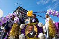 <p>In Houston, Texas, wird der „Martin Luther King Day“ mit einer Parade gefeiert. Besonders Rassendiskriminierung ist an dem nationalen Gedenk- und Feiertag zum Geburtstag des 1968 ermordeten Bürgerrechtlers ein wichtiges Thema. (Bild: Reuters) </p>