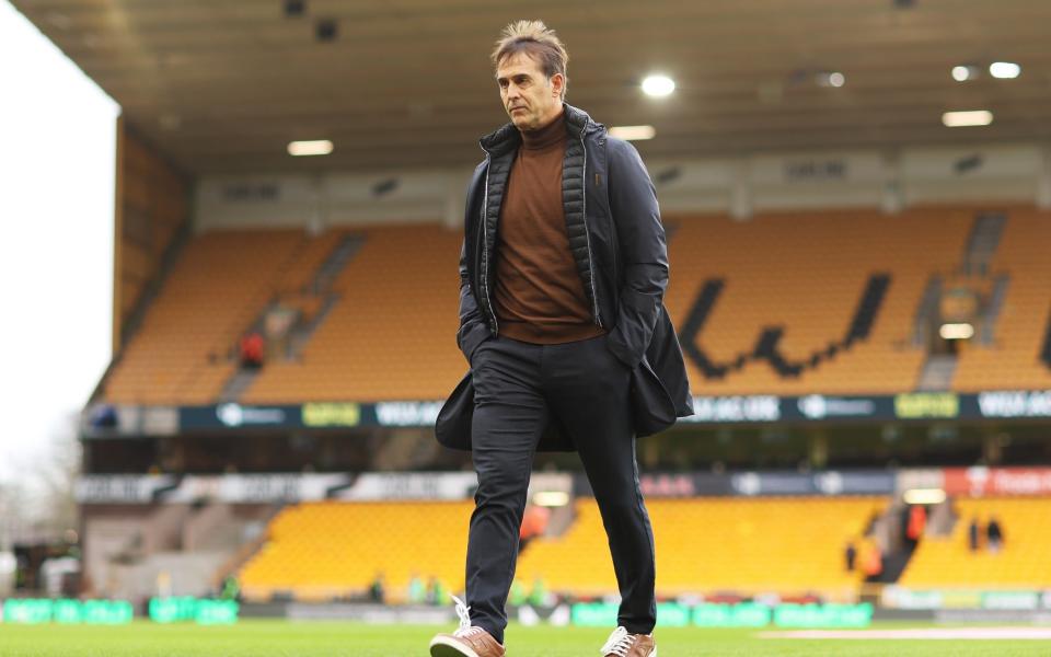 Wolverhampton Wanderers manager Julen Lopetegui inspects the pitch - GETTY IMAGES/Jack Thomas