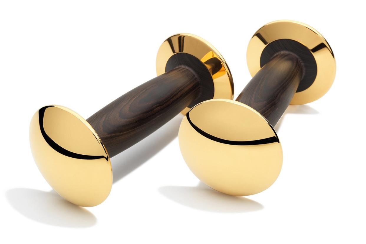 Gold Dumbbells, Moda Operandi