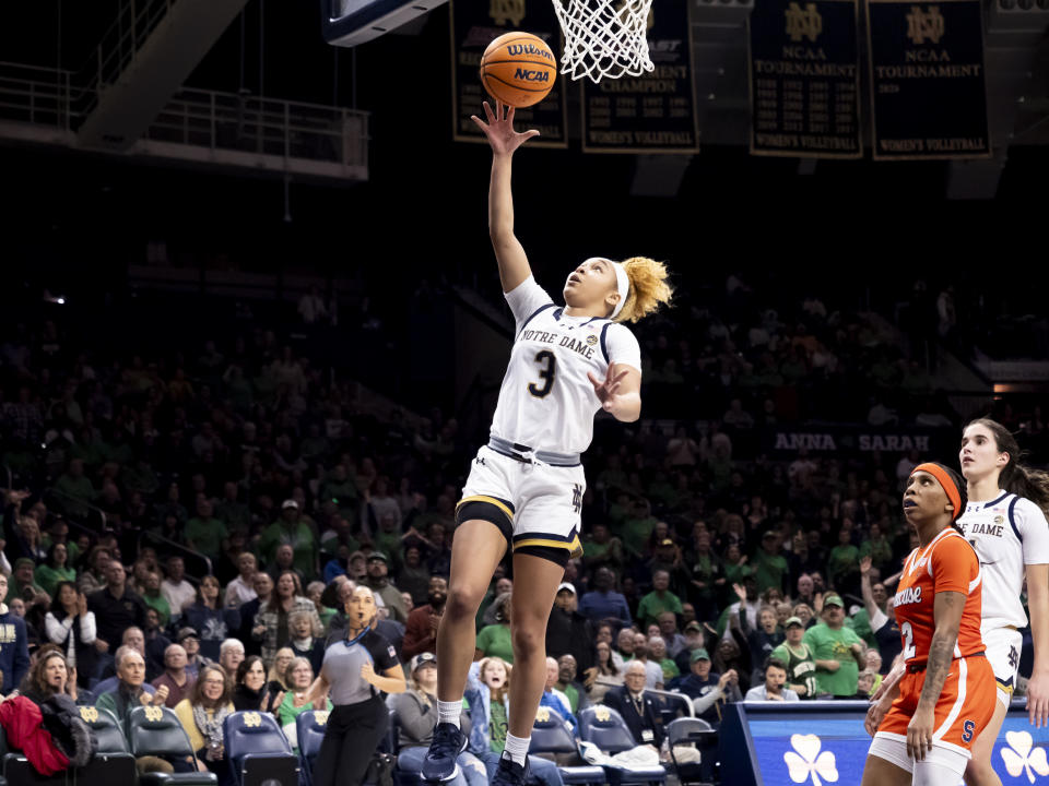 SOUTH BEND, IN - JANUARY 25: Notre Dame Fighting Irish guard Hannah Hidalgo (3) goes up for a layup during a college basketball game between the Syracuse Orange and the Notre Dame Fighting Irish on January 25, 2024 at Purcell Pavilion in South Bend, Indiana. (Photo by Joseph Weiser/Icon Sportswire via Getty Images)