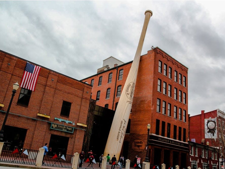 louisville worlds largest bat kentucky