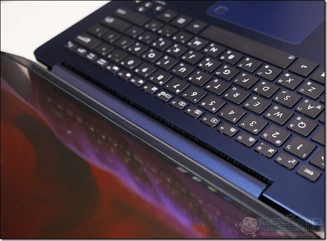 ASUS ZenBook UX430 開箱 、評測 窄框美型蘊藏七代i7獨顯效能的輕薄筆電