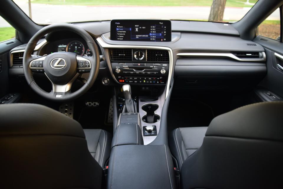 Lexus RX 350's horizontal display hovers above the instrument panel.