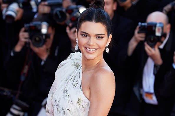 Kendall Jenner’s floral mini dress looks like she’s ready for a retro picnic