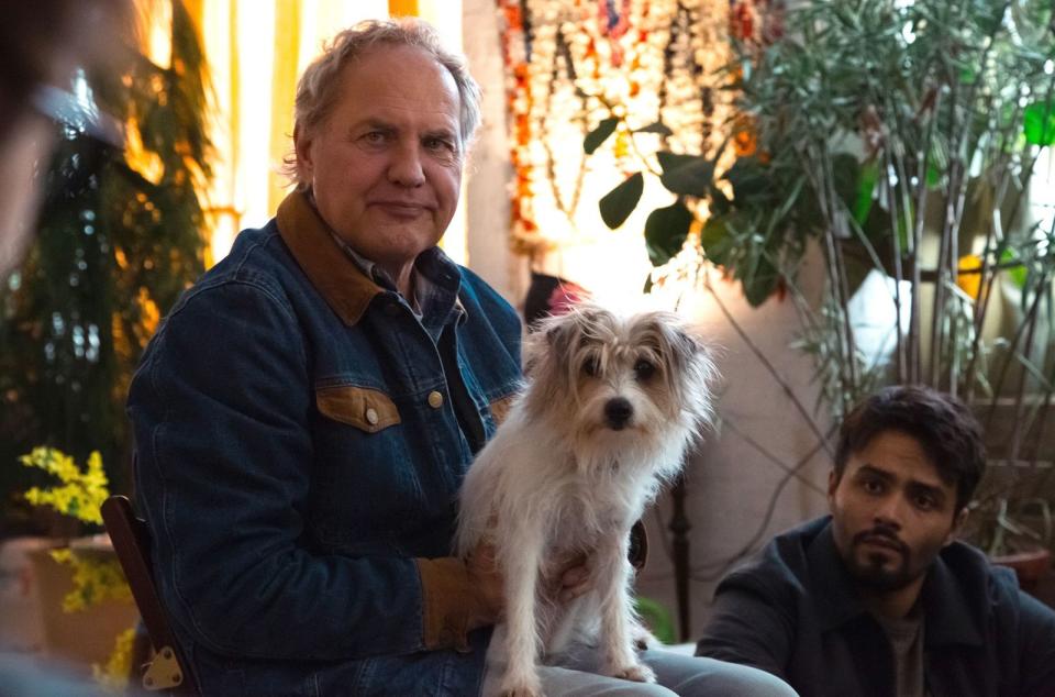 Müllmann mit Hund: Uwe Ochsenknecht in "Die drei von der Müllabfuhr". (Bild: ARD Degeto/Hagen Bogdanski)