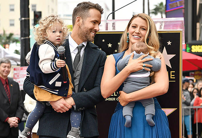 Ryan Reynolds and Blake Lively with daughters James (L) and Inez in December 2016 | Rob Latour/Variety/REX/Shutterstock (7567188bl