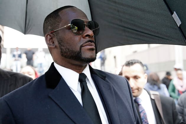 R. Kelly Returns To Court For Hearing On Sex Abuse Allegations - Credit: Nuccio DiNuzzo/Getty Images