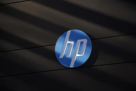 A Hewlett-Packard logo is seen at the company's Executive Briefing Center in Palo Alto, California January 16, 2013. REUTERS/Stephen Lam