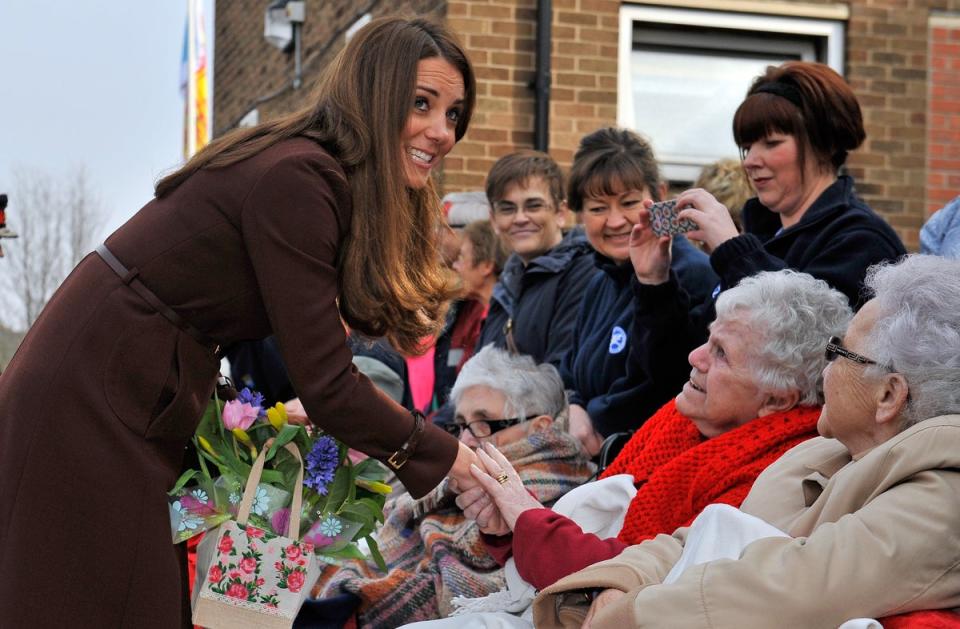Princess of Wales meets residents of St Andrews Hospice in 2013 (Getty Images)