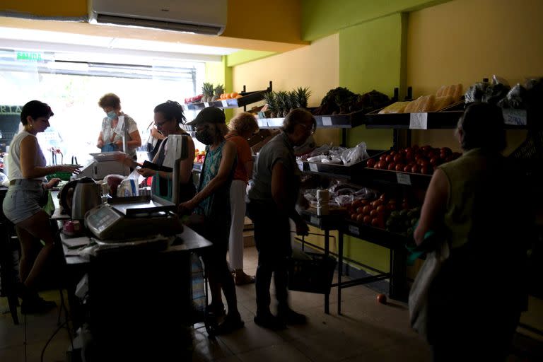 La verdulería La Boutique Natural, en Caballito, seguía sin luz esta mañana