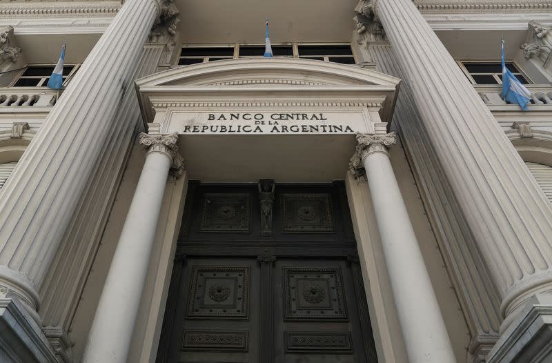 Foto del miércoles de la fachada del Banco Central de Argentina