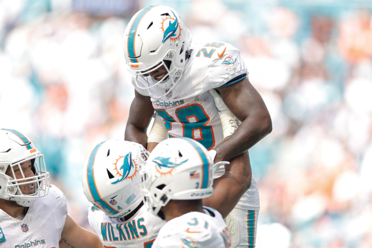 Broncos take historic beatdown in 70-20 loss to Dolphins