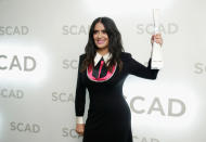 <p>Este fue el vestidito de Salma Hayek que dividió opiniones, pues muchos la compararon con una institutriz durante su paso por el festival de cine SCAD Savannah, en Georgia </p>