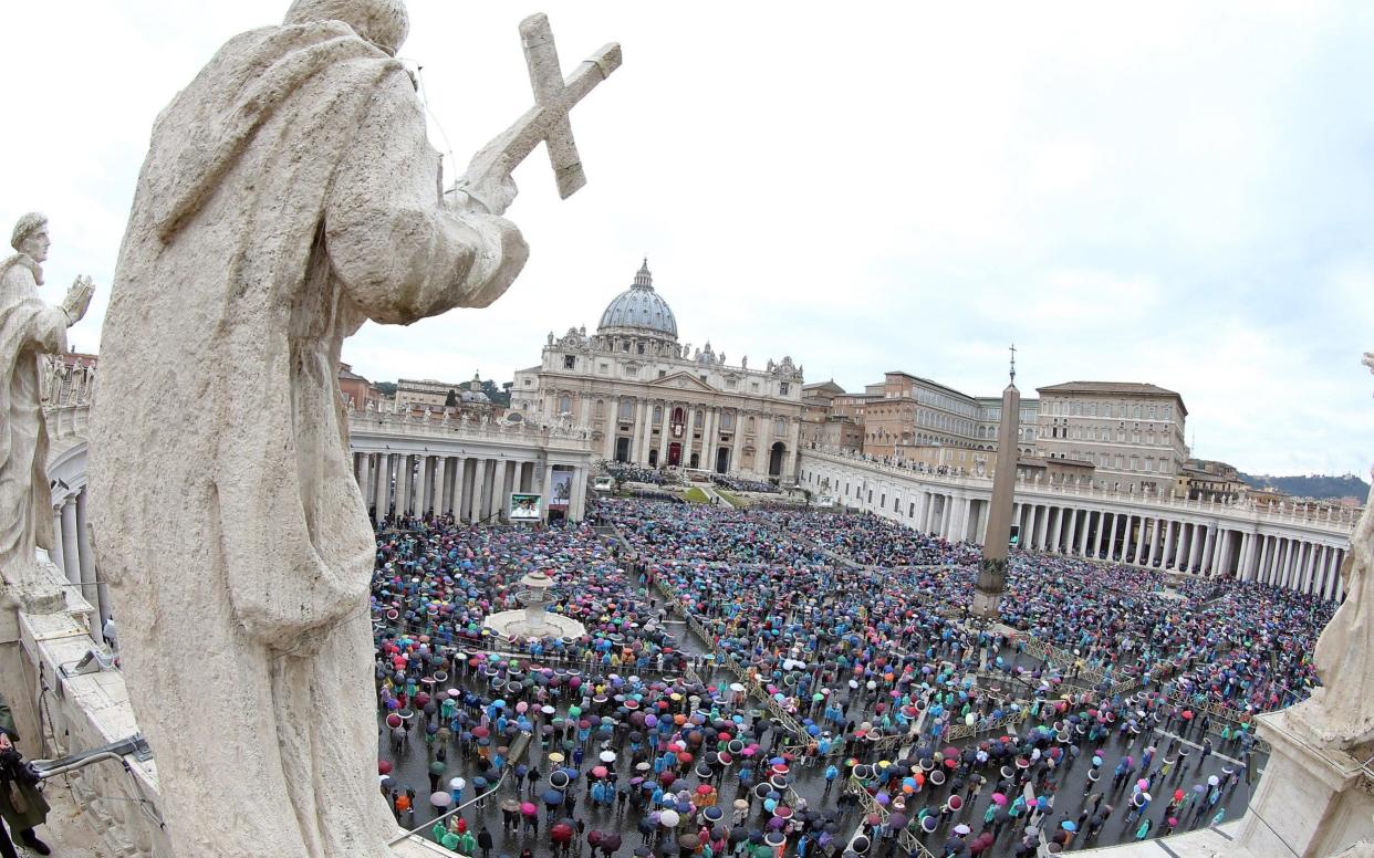 A general view of St Peter's Square during the Easter Massgiven by Pope Francis on April 5, 2015 in Vatican City - Getty Images Europe