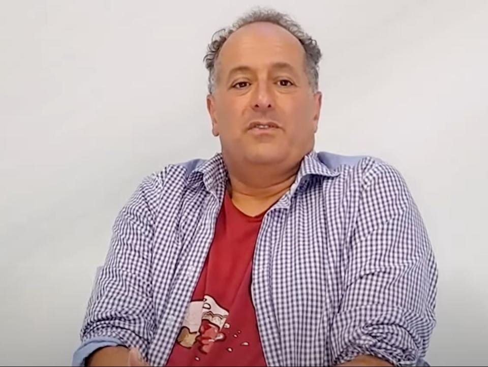 Michael Eisen, the former editor-in-chief of scientific journal eLife, before he was fired for promoting an Onion article protesting the deaths of Palestinian civilians (screengrab/YouTube/eLife)