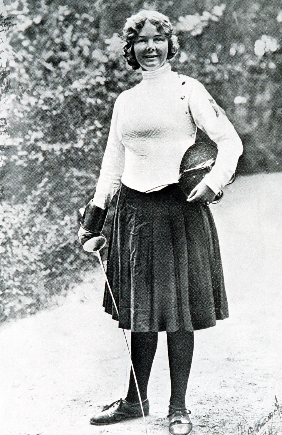 Ellen Osiier was the first female champion of Olympic fencing, competing for Denmark. She later went undefeated in the rest of her Olympic matches and remains the only person in Danish history to win a gold medal in this sport.