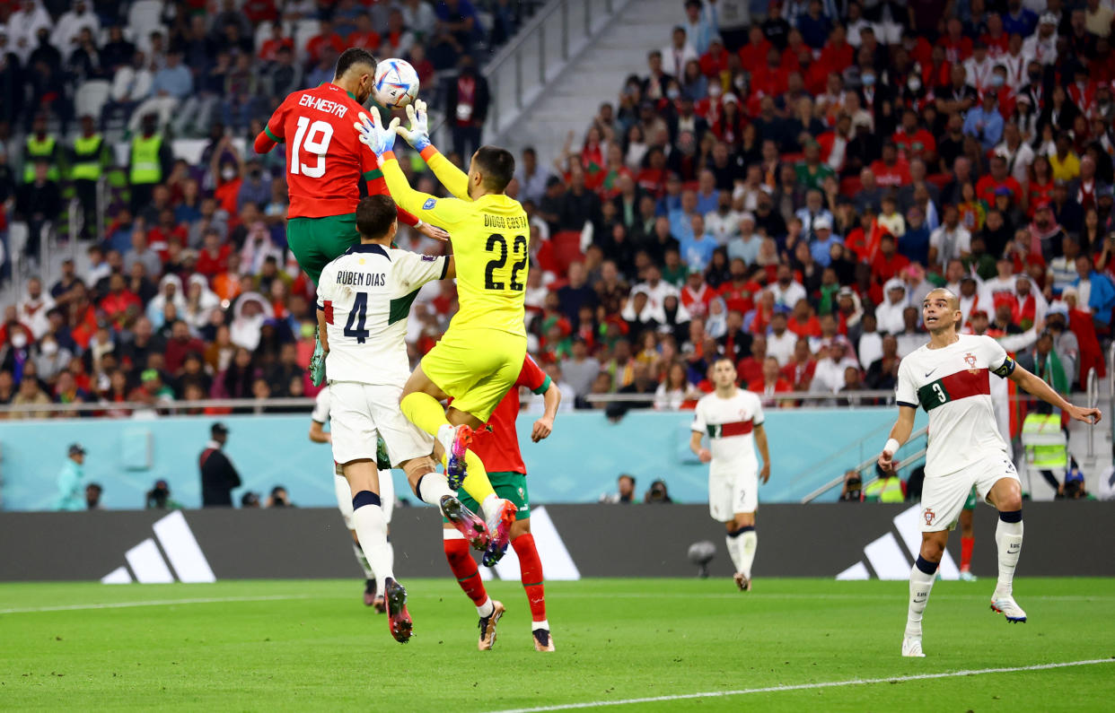 Youssef En-Nesyri marcó un gol mejorable contra Portugal en los cuartos de final de Qatar 2022 (Foto: REUTERS/Carl Recine