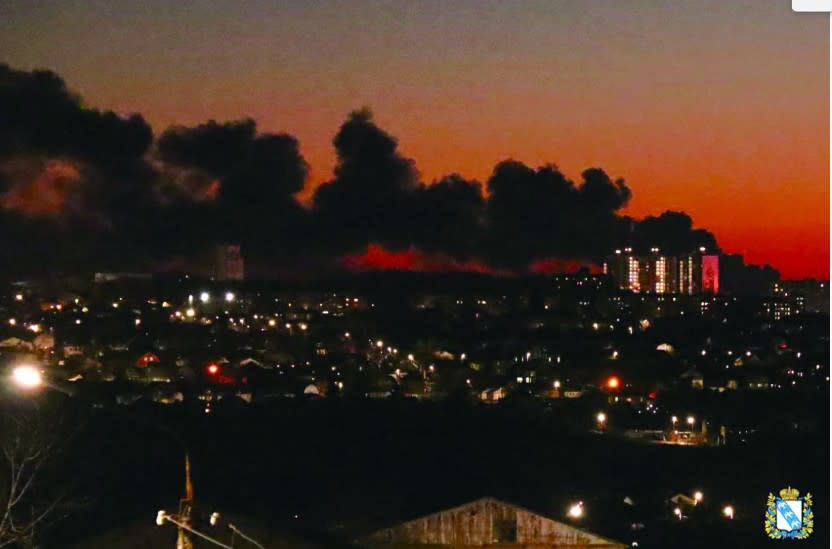 俄羅斯兩座核戰略轟炸機機場爆炸(示意圖)圖為庫爾斯克機場油罐爆炸]   圖:翻攝自視覺中國