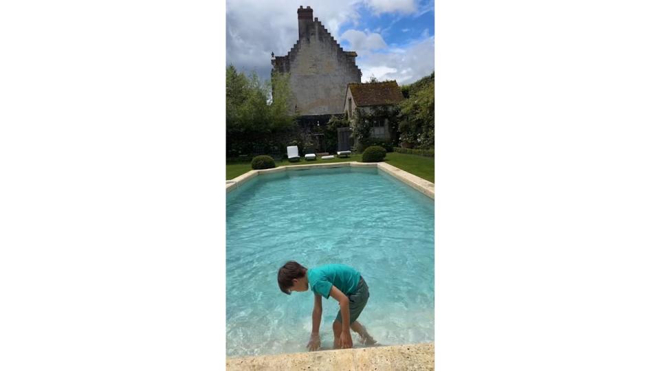 Wolfie Mapelli Mozzi in the swimming pool