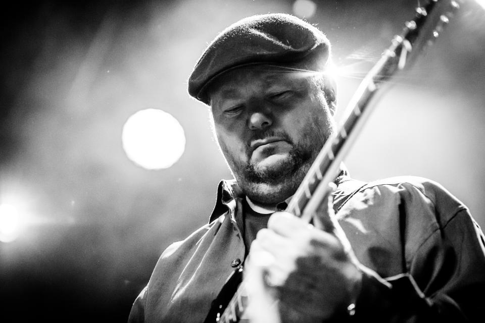 BERLIN, GERMANY - JULY 08: (EDITORS NOTE: Image converted to black and white) Singer Christopher Cross performs live on stage during a concert at Huxleys Neue Welt on July 8, 2017 in Berlin, Germany. (Photo by Stefan Hoederath/Redferns)