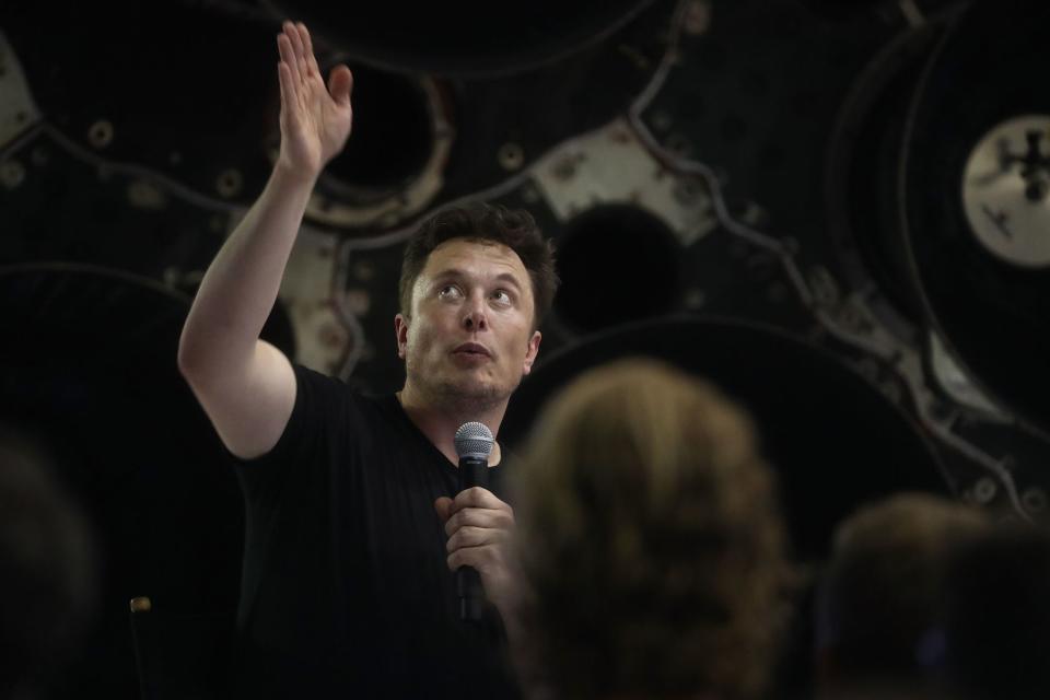 One billionaire gushed that Elon Musk should consider turning SpaceX stock into a cryptocurrency. Will Musk follow the former hedge funder's advice? | Source: Mario Tama / Getty Images / AFP