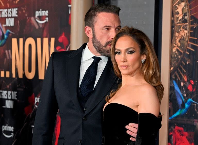 JLO y Ben Affleck durante la avant premiere de This is Me... Now: A Love Story el 13 de febrero en el Dolby theatre, en Hollywood, California