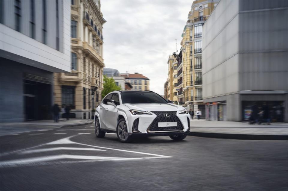 lexus-ux